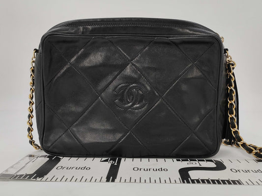 CHANEL shoulder bag