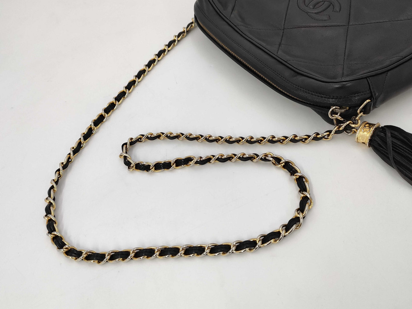 CHANEL shoulder bag