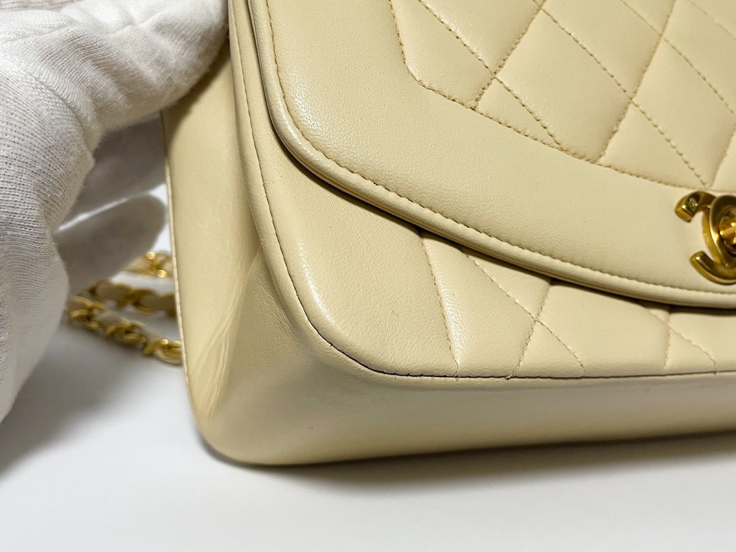 CHANEL Diana Beige Lambskin Matelasse Shoulder Bag with Seal