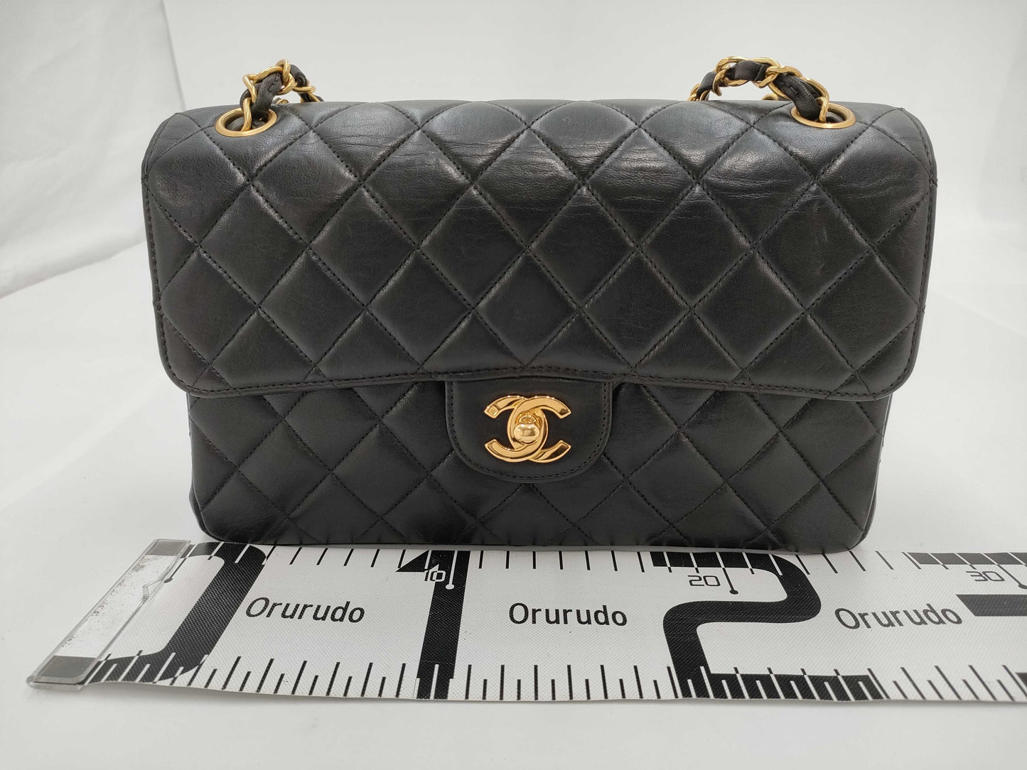 CHANEL shoulder bag