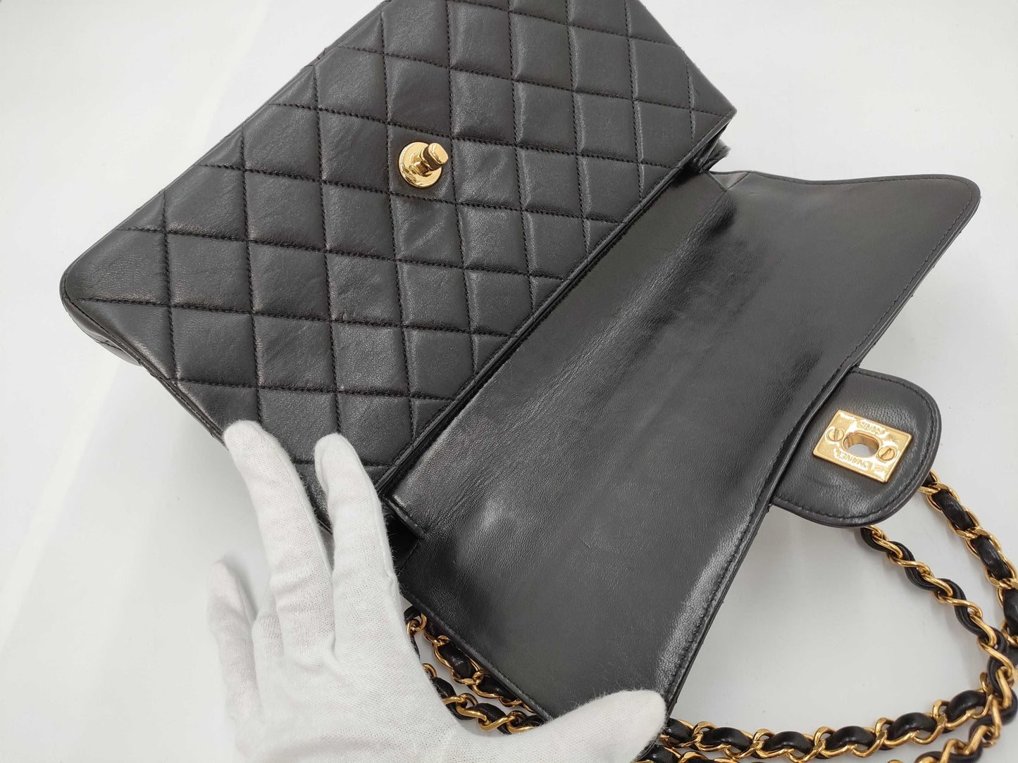 CHANEL shoulder bag