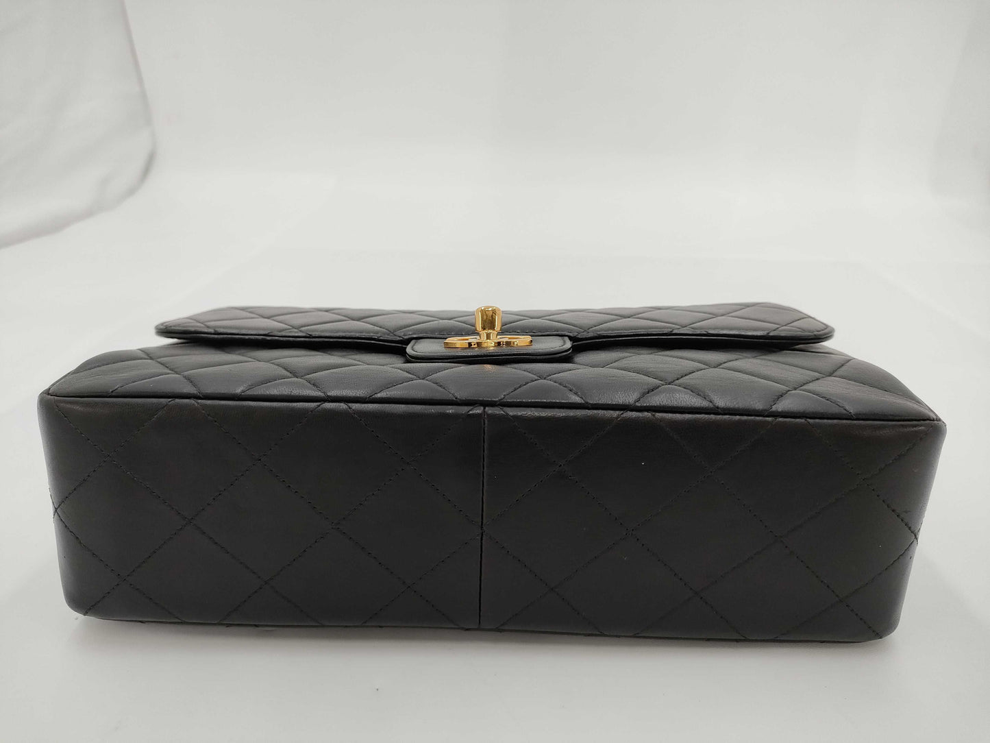 CHANEL shoulder bag