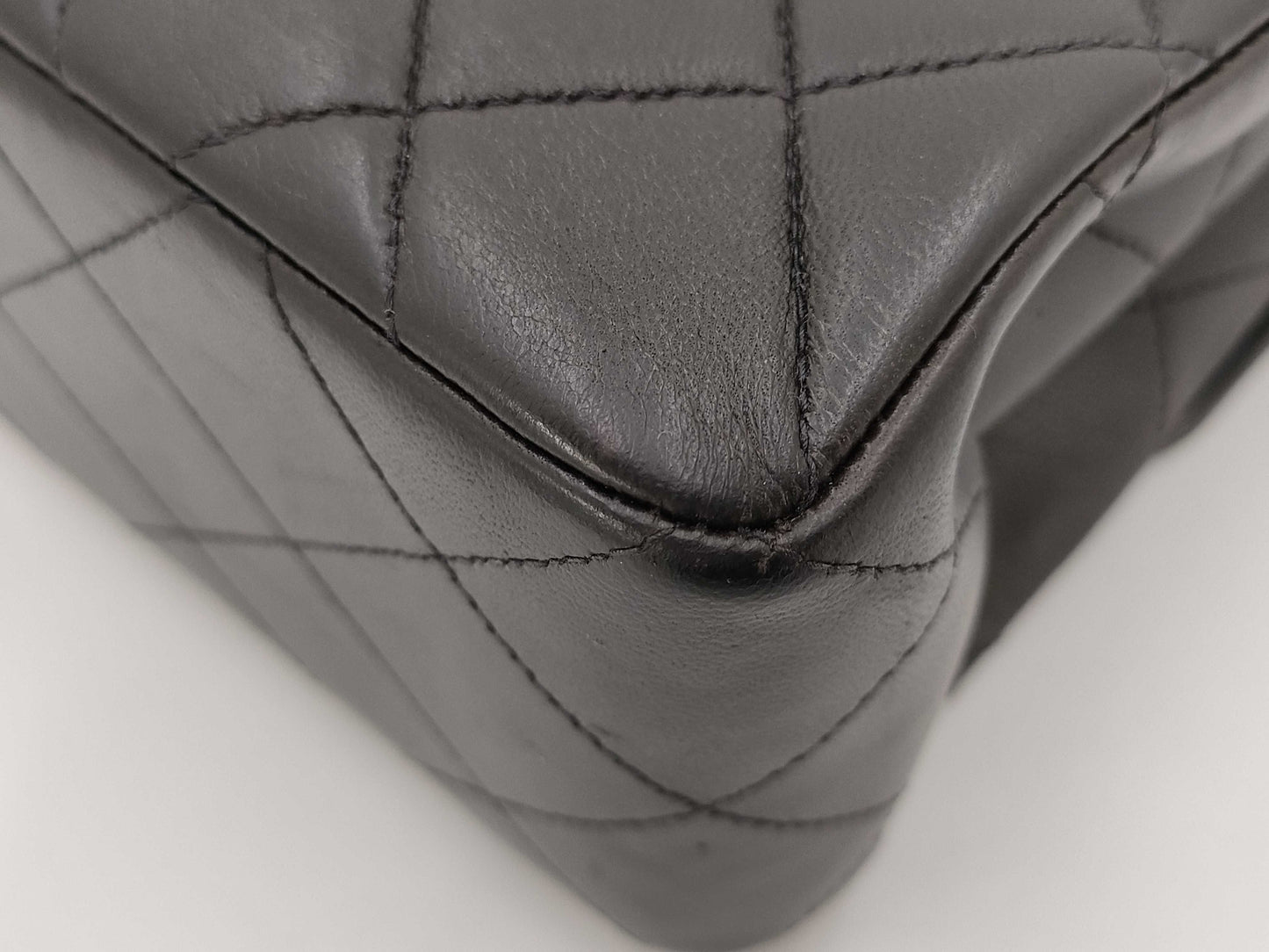 CHANEL shoulder bag