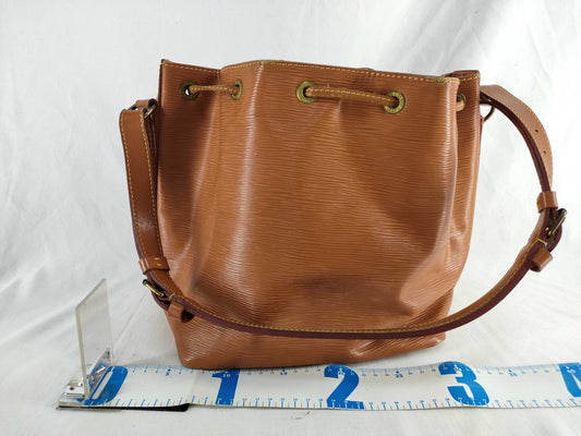 LOUIS VUITTON Epi Petit Noe Shoulder Bag