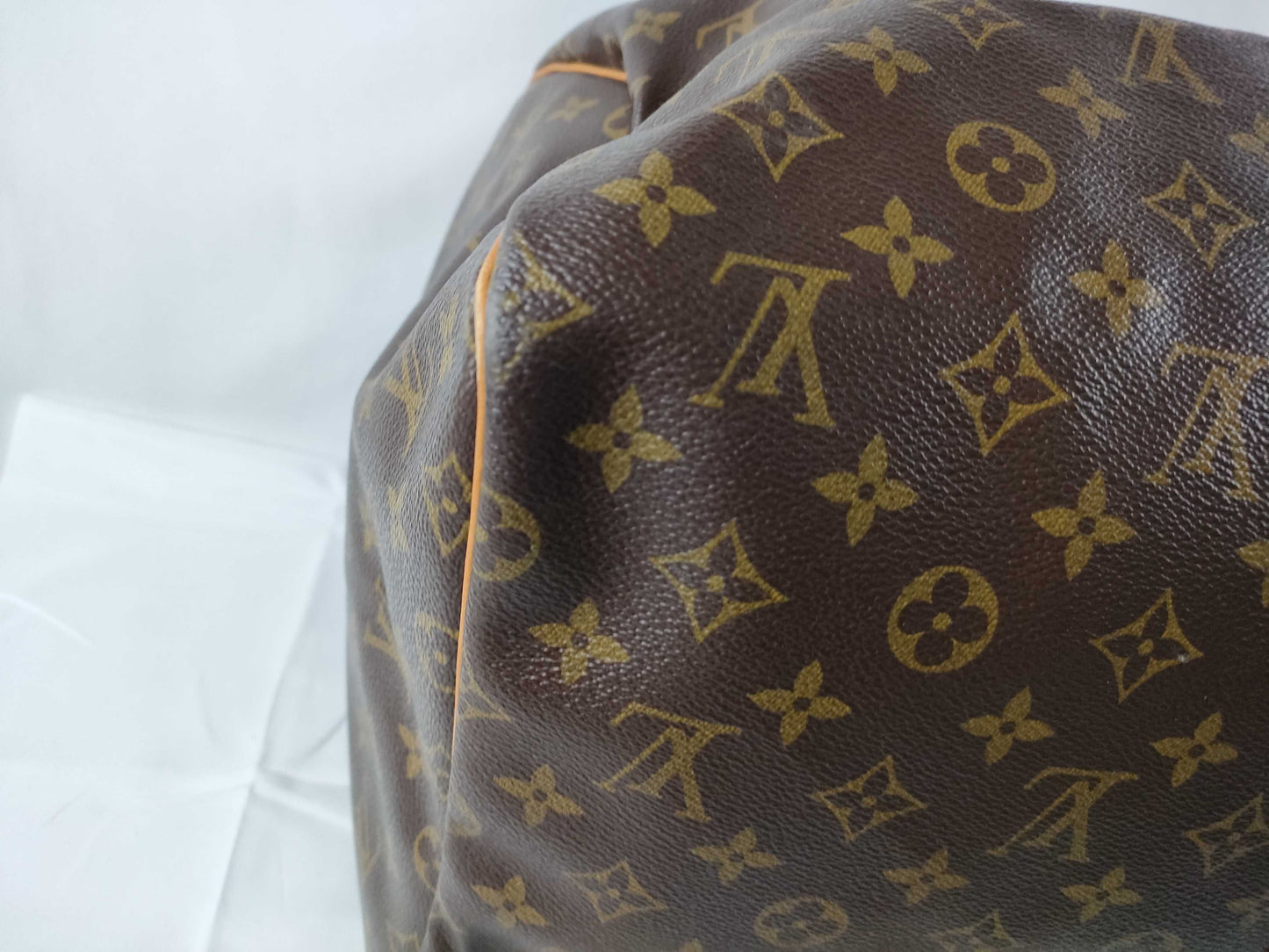 LOUIS VUITTON Monogram LV Keepall 60 Boston Bag