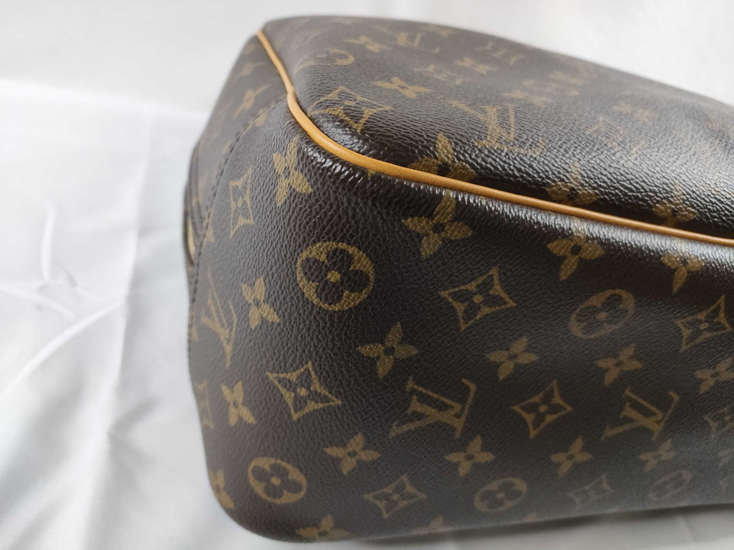LOUIS VUITTON Monogram LV Deauville Bag Handbag