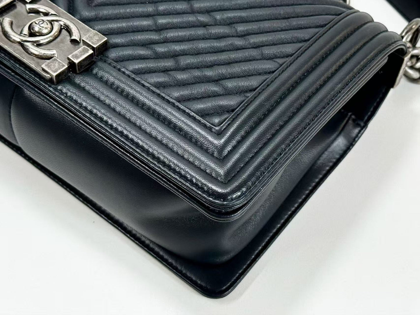 CHANEL Boy Chevron Wrinkled Shoulder Bag, W25cm, Approx. 20s, Vintage S Hardware, Dark Color, with Seal, 20772622