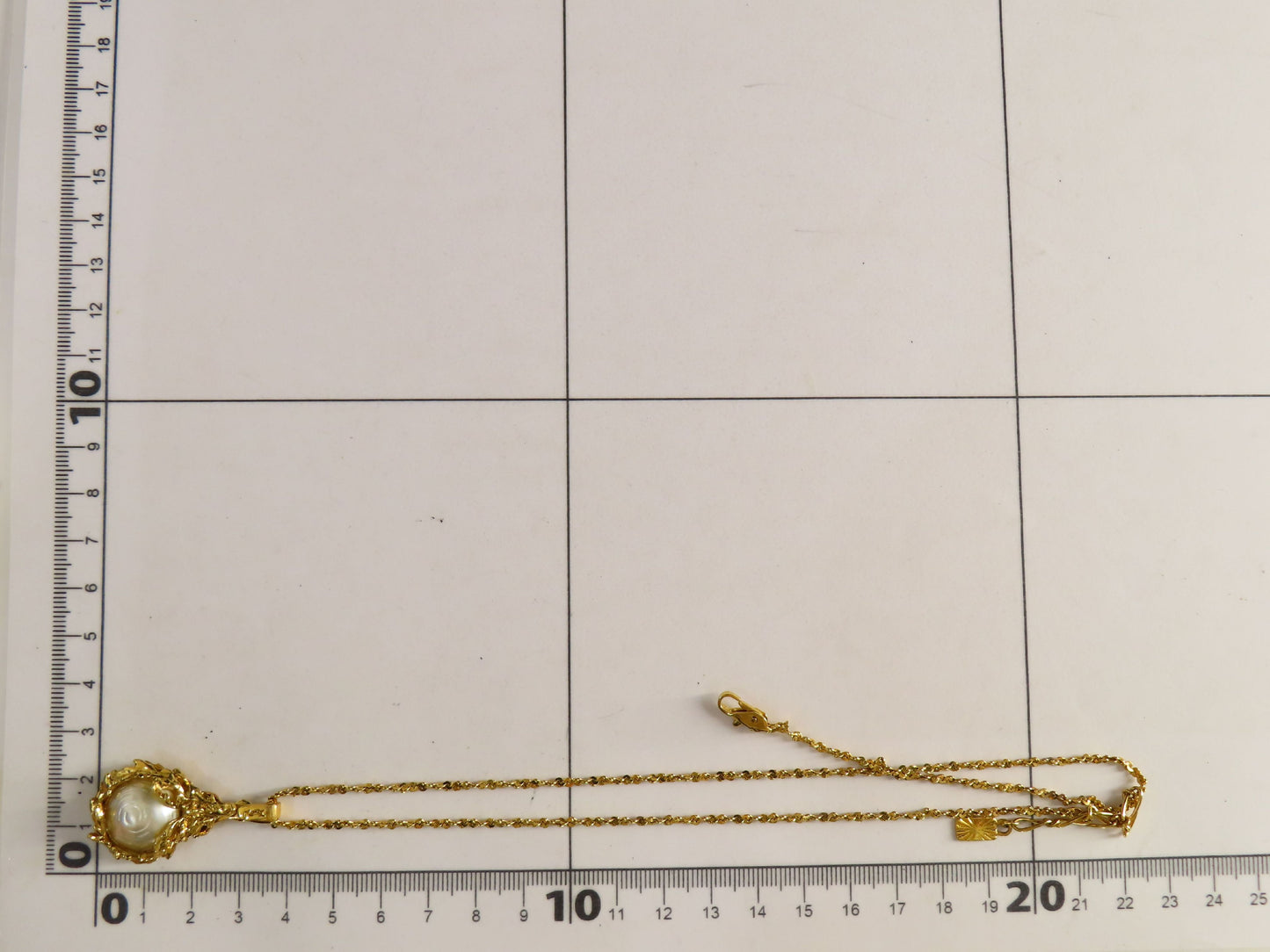 Yves Saint Laurent SAINT LAURENTYSL NC Large Faux Pearl Necklace