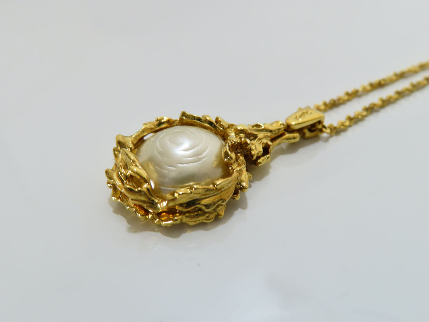 Yves Saint Laurent SAINT LAURENTYSL NC Large Faux Pearl Necklace
