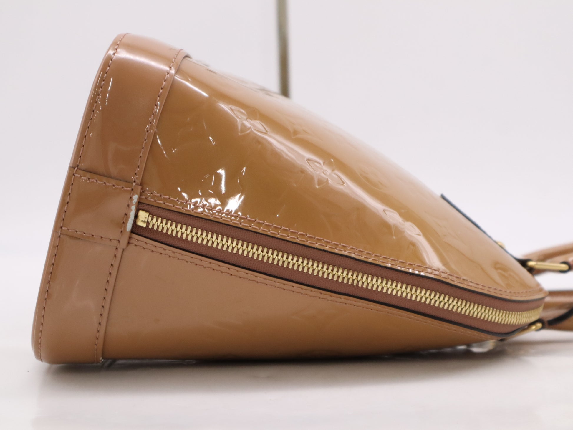 LOUIS VUITTON M91583 Vernis Alma Rose Velour Handbag with Cloche