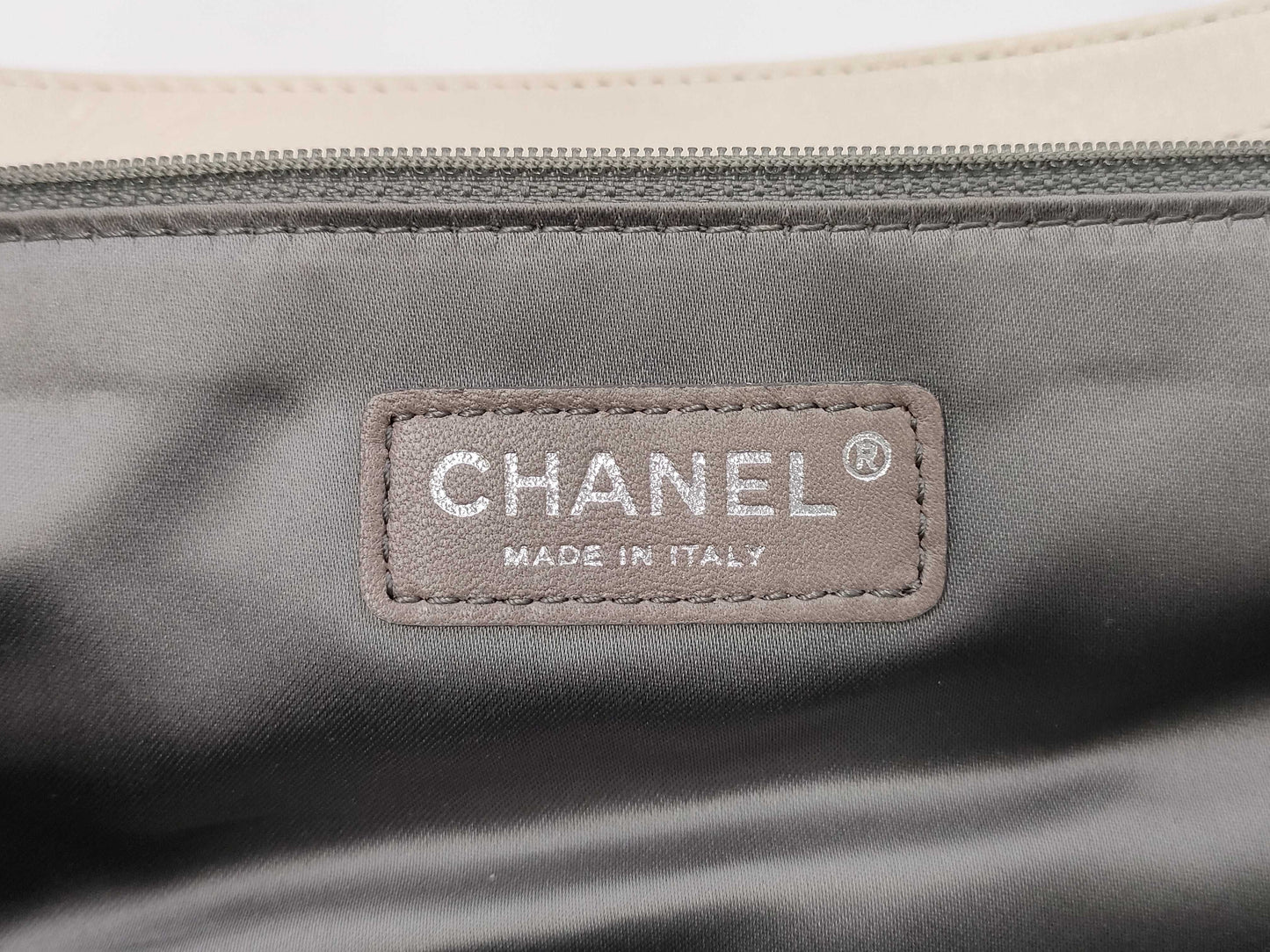 CHANEL CHANEL Shoulder Bag 2.55 East West White with Seal Chain Shoulder Bag