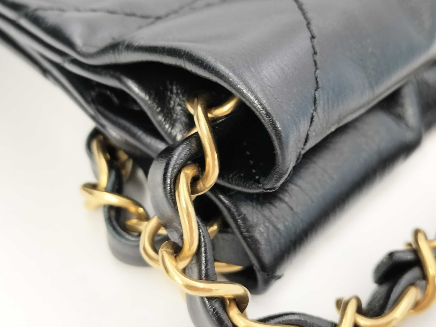 CHANEL CHANEL 22 Shiny Calfskin Chain Shoulder Bag with Gold Hardware and Pouch, AS3260, Serial Number Plate, Black, Shoulder Bag