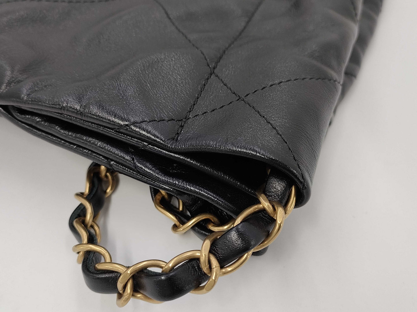 CHANEL CHANEL 22 Shiny Calfskin Chain Shoulder Bag with Gold Hardware and Pouch, AS3260, Serial Number Plate, Black, Shoulder Bag