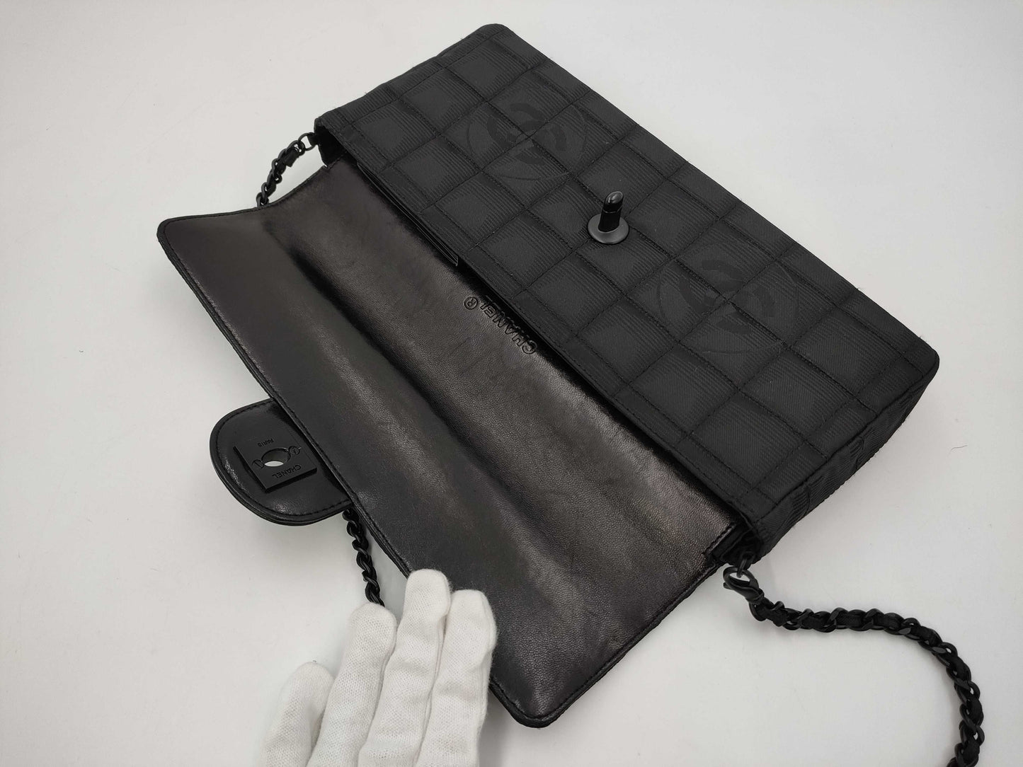 CHANEL Neutra Chain Shoulder Bag with Box and Guarantee Card