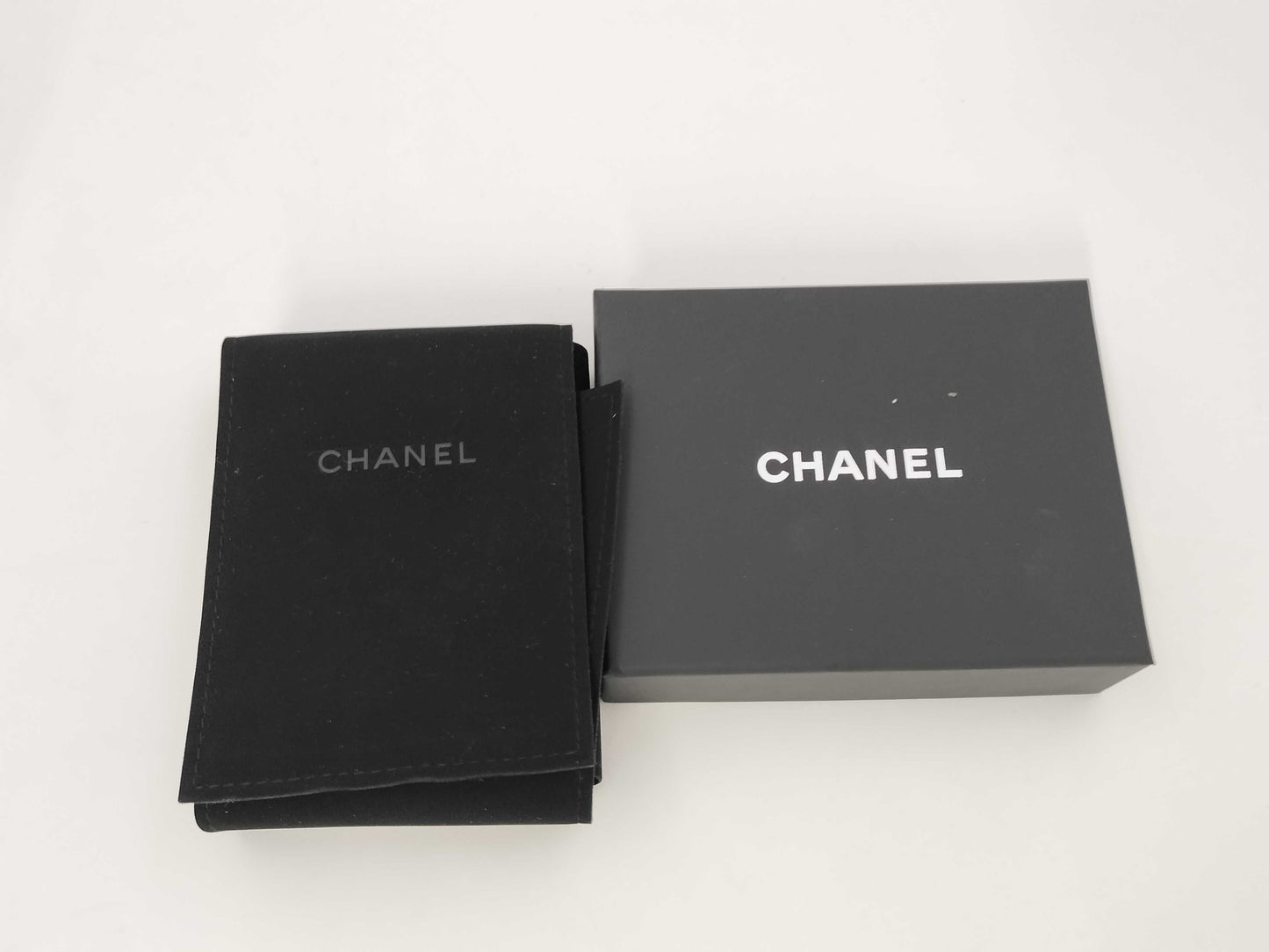 CHANEL Swing C21K Mirror Ball Coco Mark Pearl Earrings