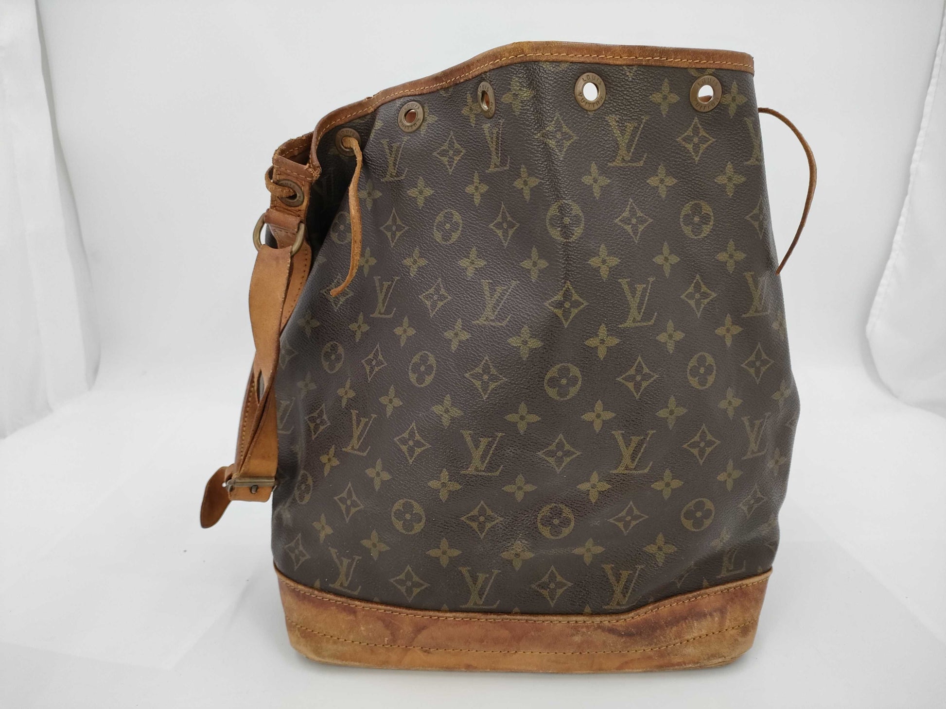 LOUIS VUITTON Monogram Noe Shoulder Bag