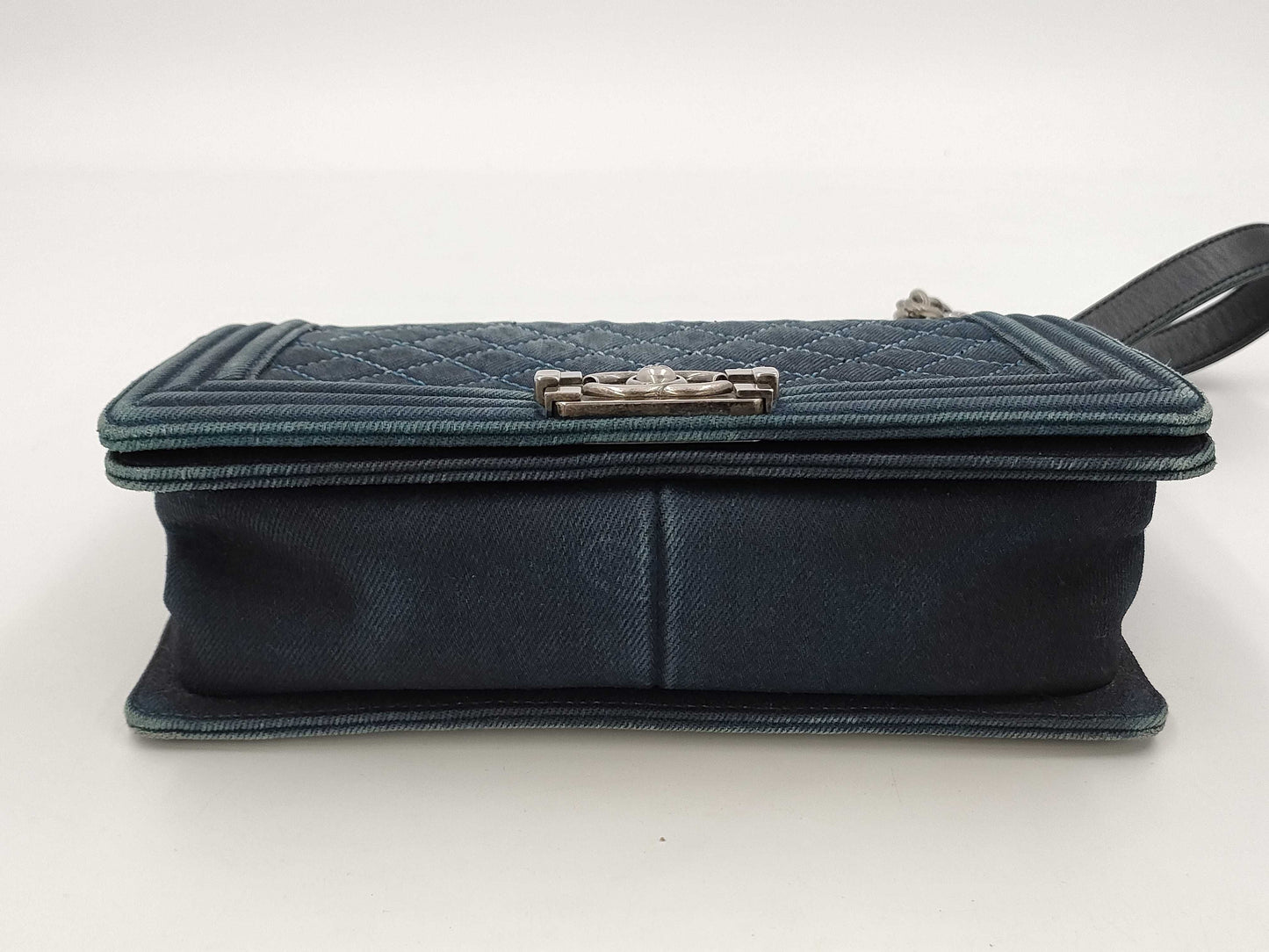 CHANEL Boy Chanel 25 Matelasse Denim Blue with Silver Hardware A67086 Shoulder Bag