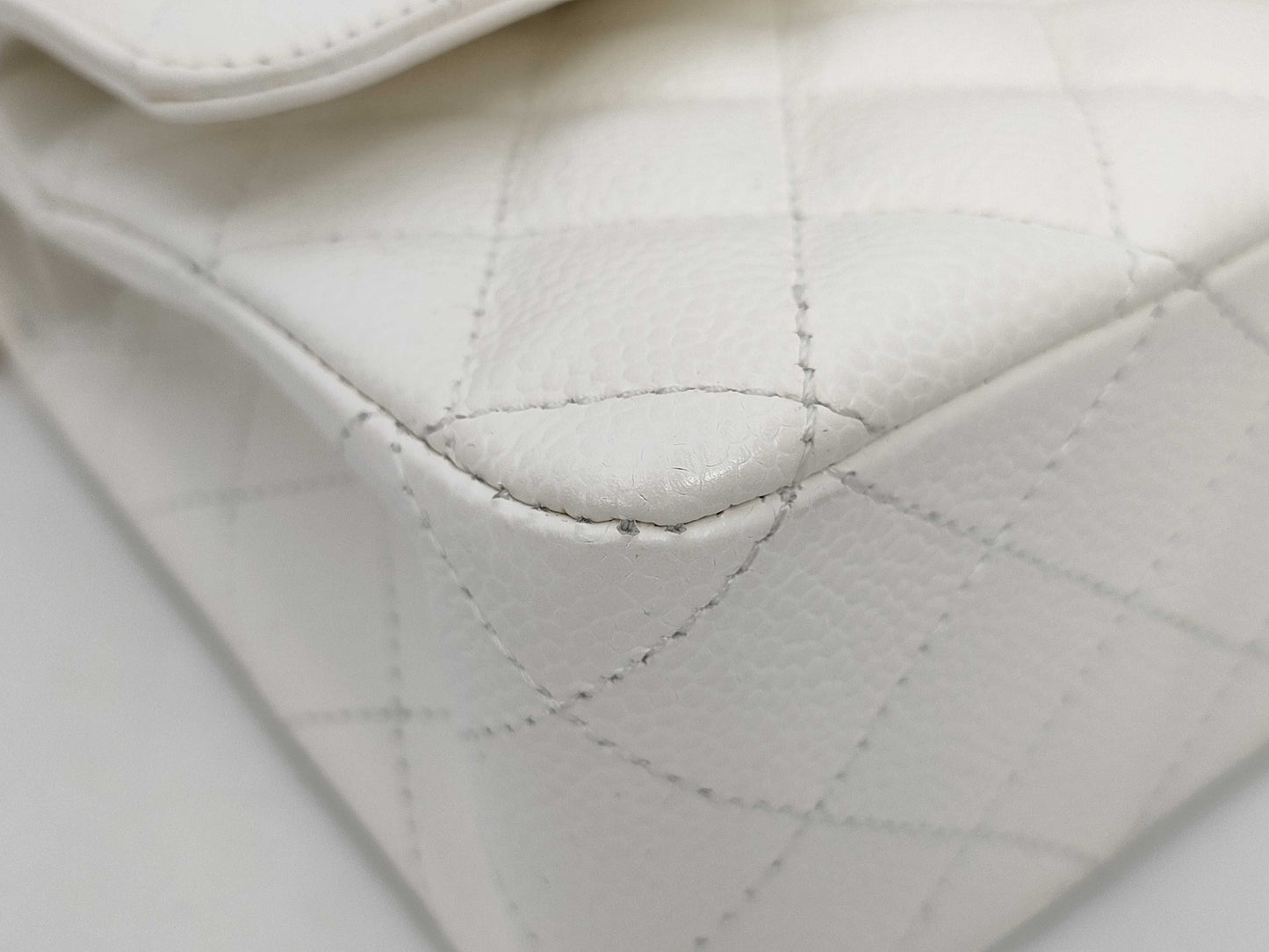 CHANEL Caviar Skin Double Flap Matelasse Chain Shoulder Bag White 9 Series Shoulder Bag