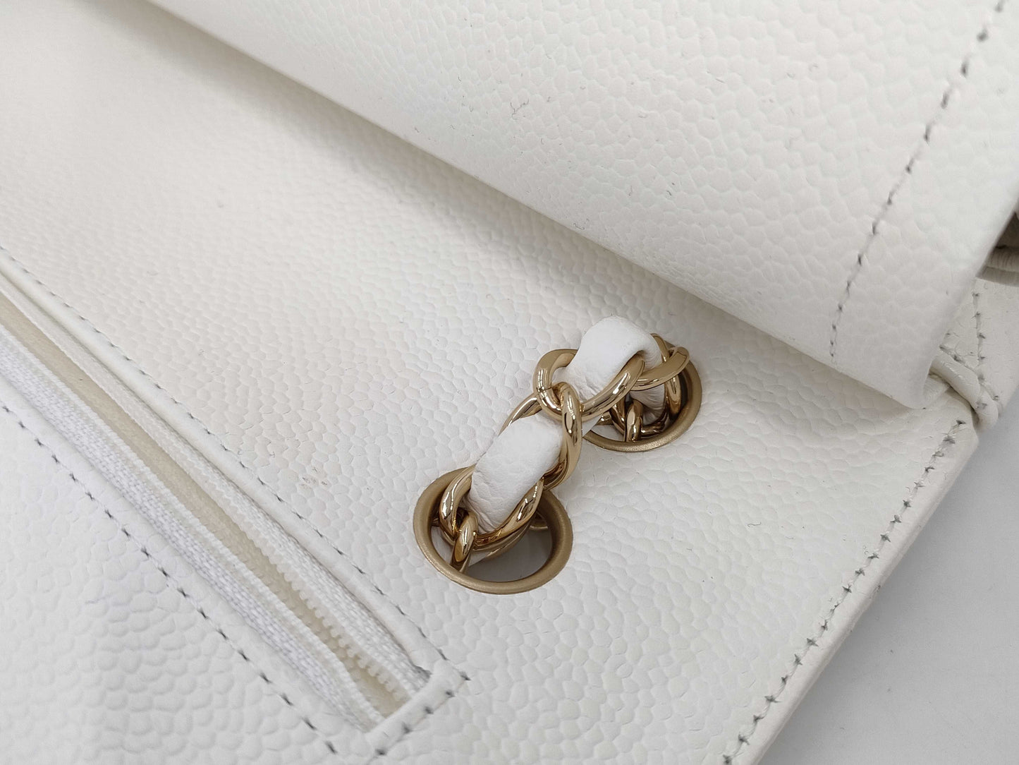 CHANEL Caviar Skin Double Flap Matelasse Chain Shoulder Bag White 9 Series Shoulder Bag