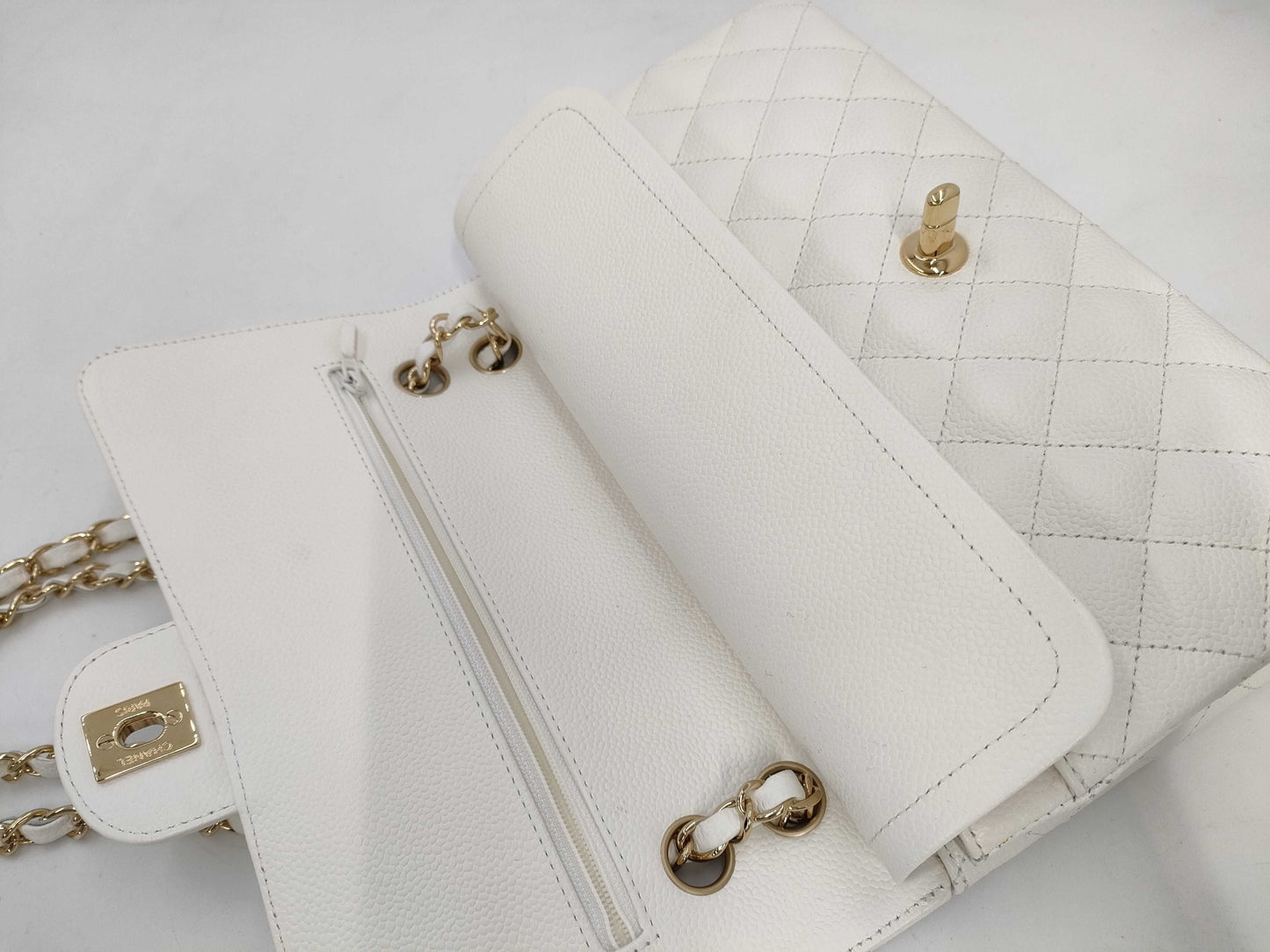 CHANEL Caviar Skin Double Flap Matelasse Chain Shoulder Bag White 9 Series Shoulder Bag
