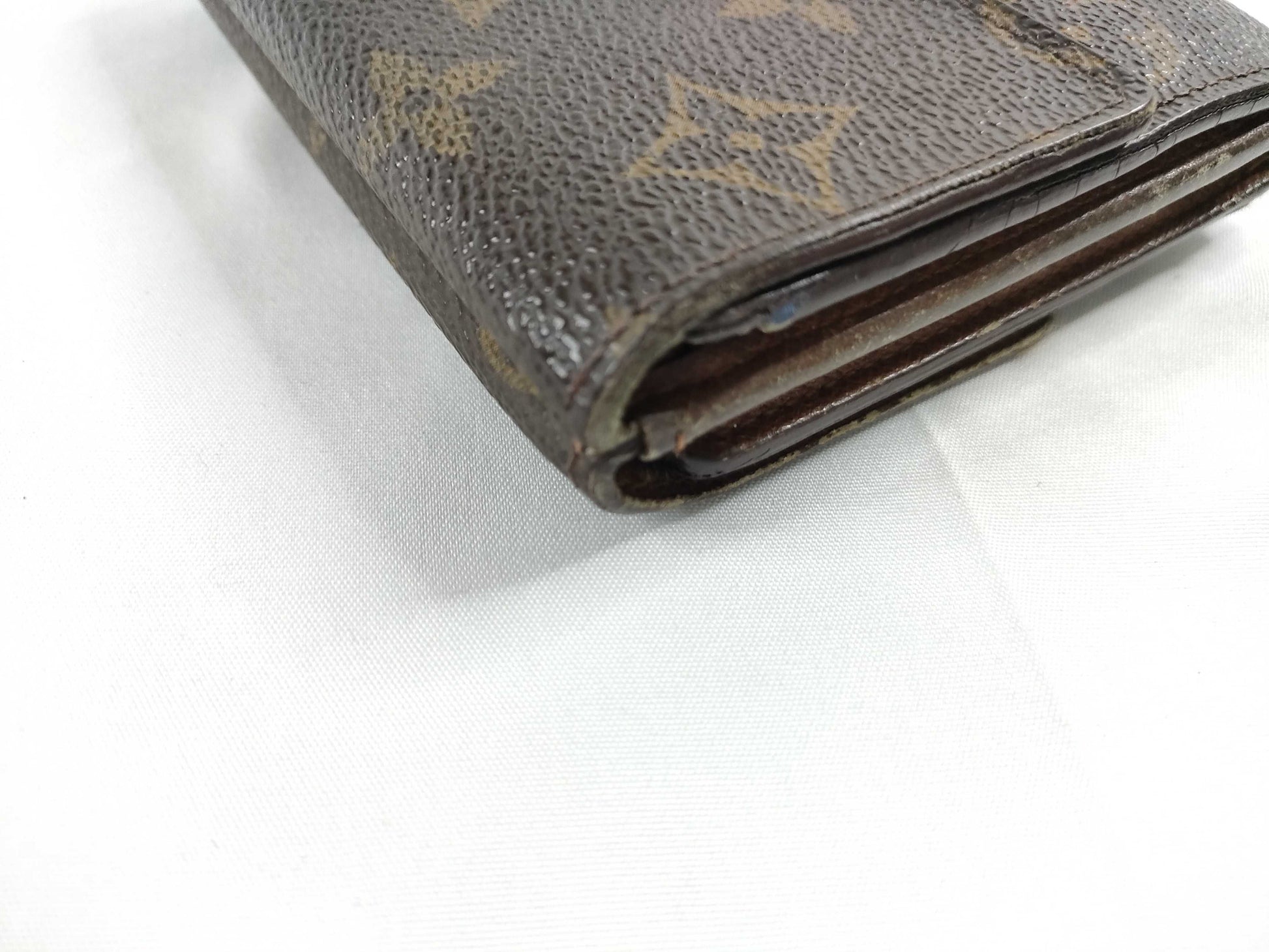 LOUIS VUITTON Monogram Louis Vuitton Monogram Folding Wallet