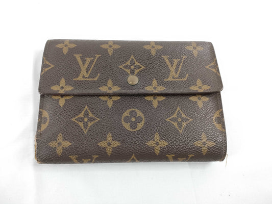LOUIS VUITTON Monogram Louis Vuitton Monogram Wallet