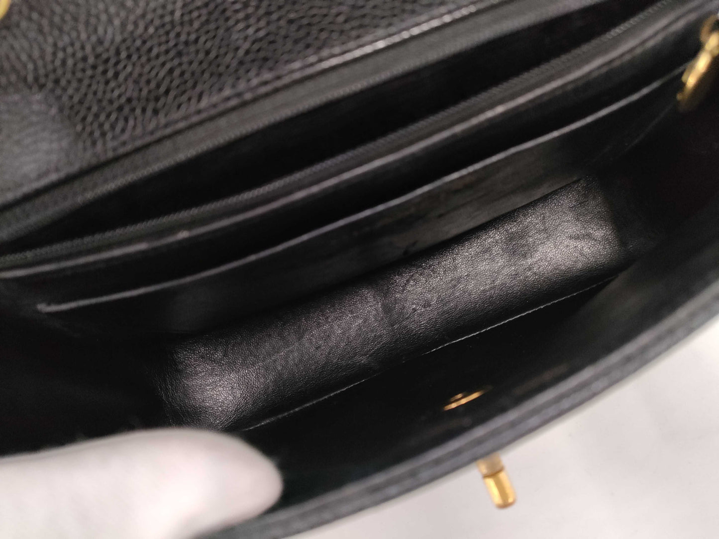 CHANEL Caviar Shoulder Bag