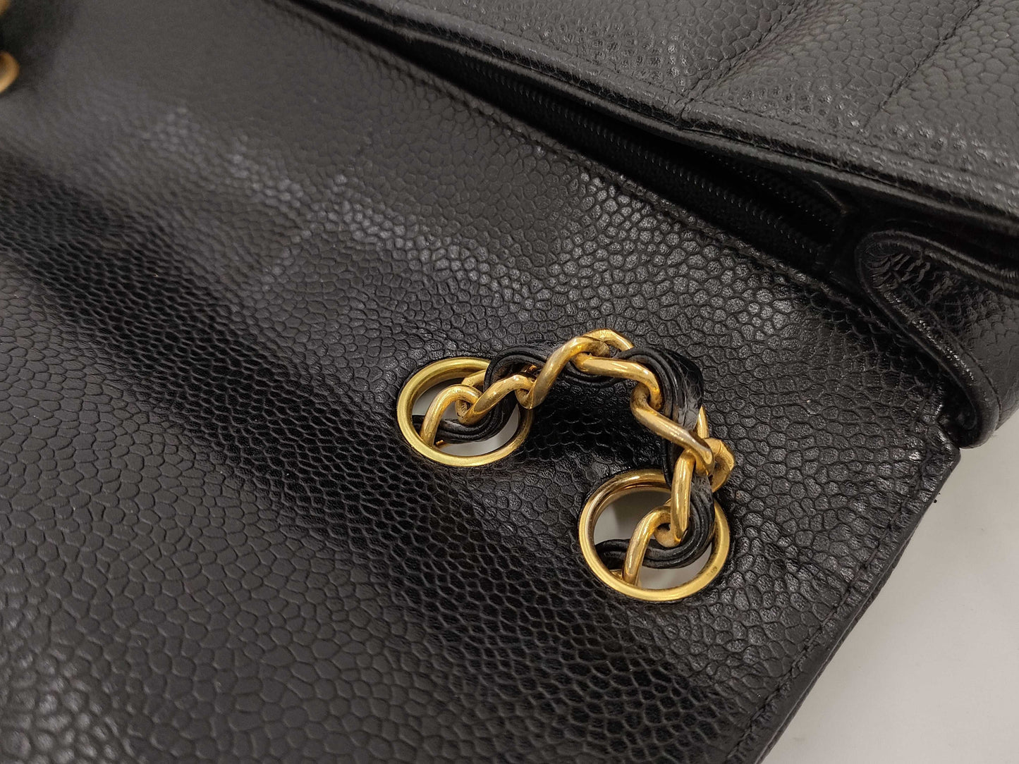 CHANEL Caviar Shoulder Bag