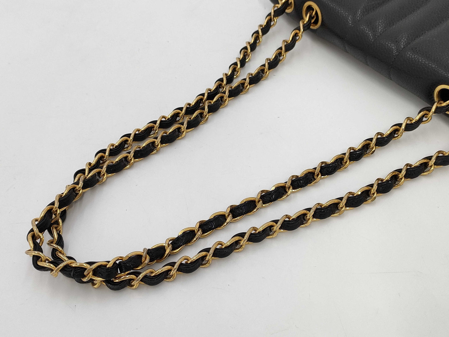 CHANEL Caviar Shoulder Bag