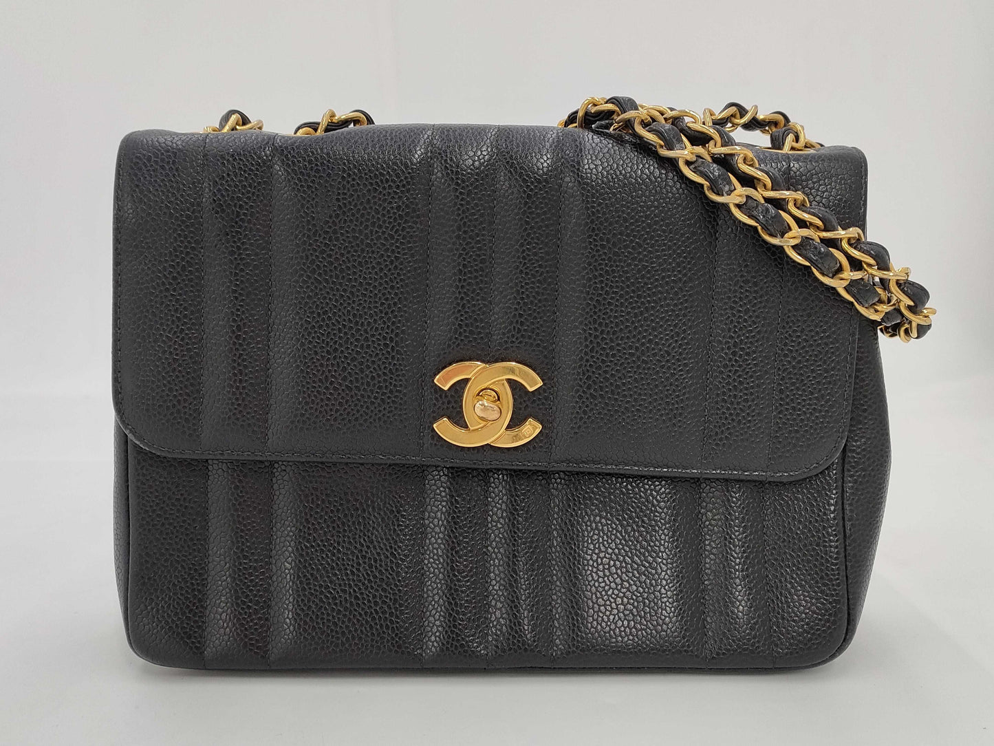 CHANEL Caviar Shoulder Bag