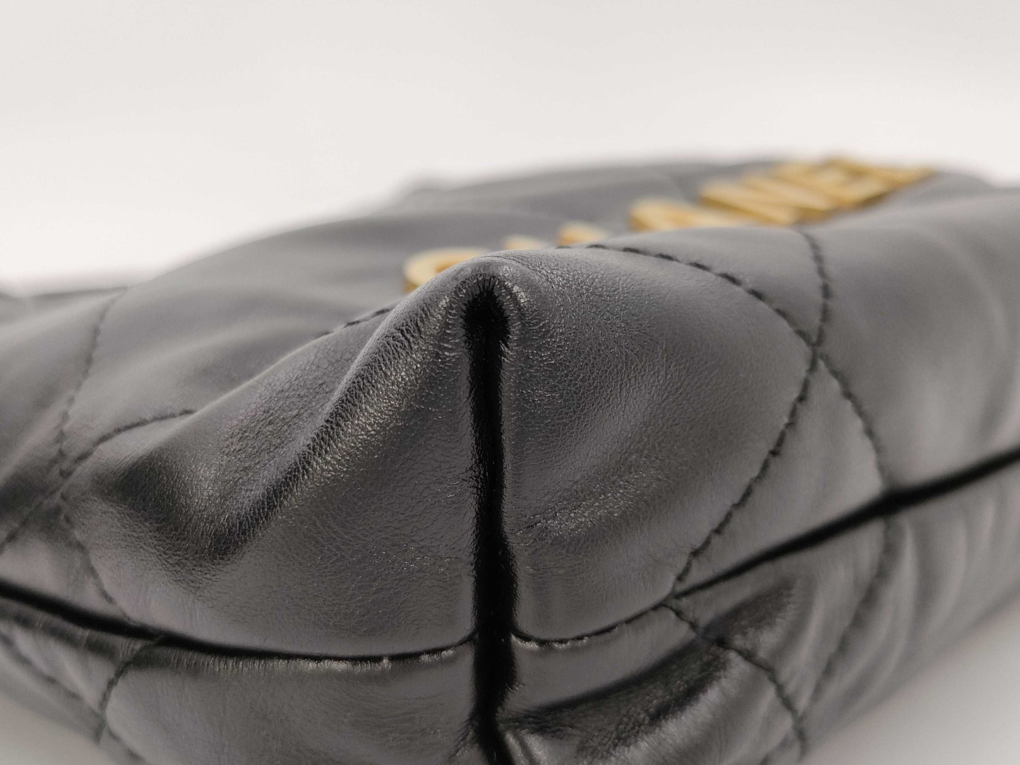 CHANEL CHANEL 22 Shoulder Bag Calfskin Shoulder Bag