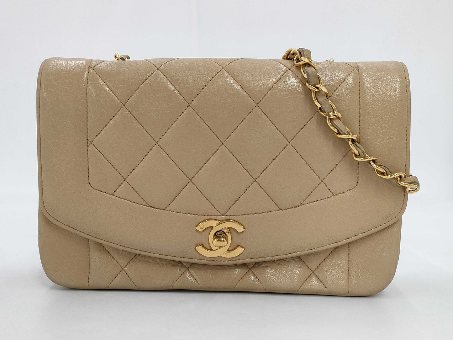 CHANEL Diana 22 Lamb Chain Shoulder Bag with GD Hardware
