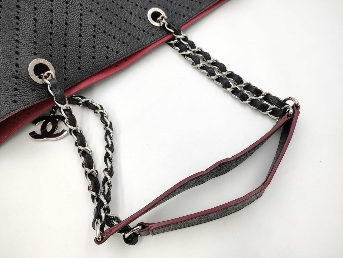CHANEL Punching Chain Tote 22303300 Tote Bag