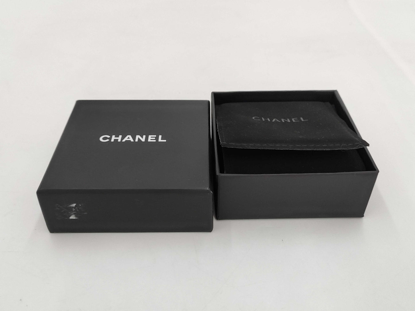 CHANEL 20P Ear Cuff/Piercing