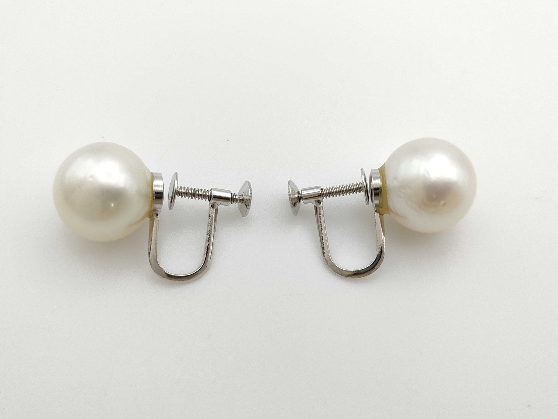 White Butterfly Semi-Round Pearl, Diameter 8.3mm-11.7mm / Pearl Diameter 11.7mm x 2 , Sterling Silver, 61.13g, Other Accessories