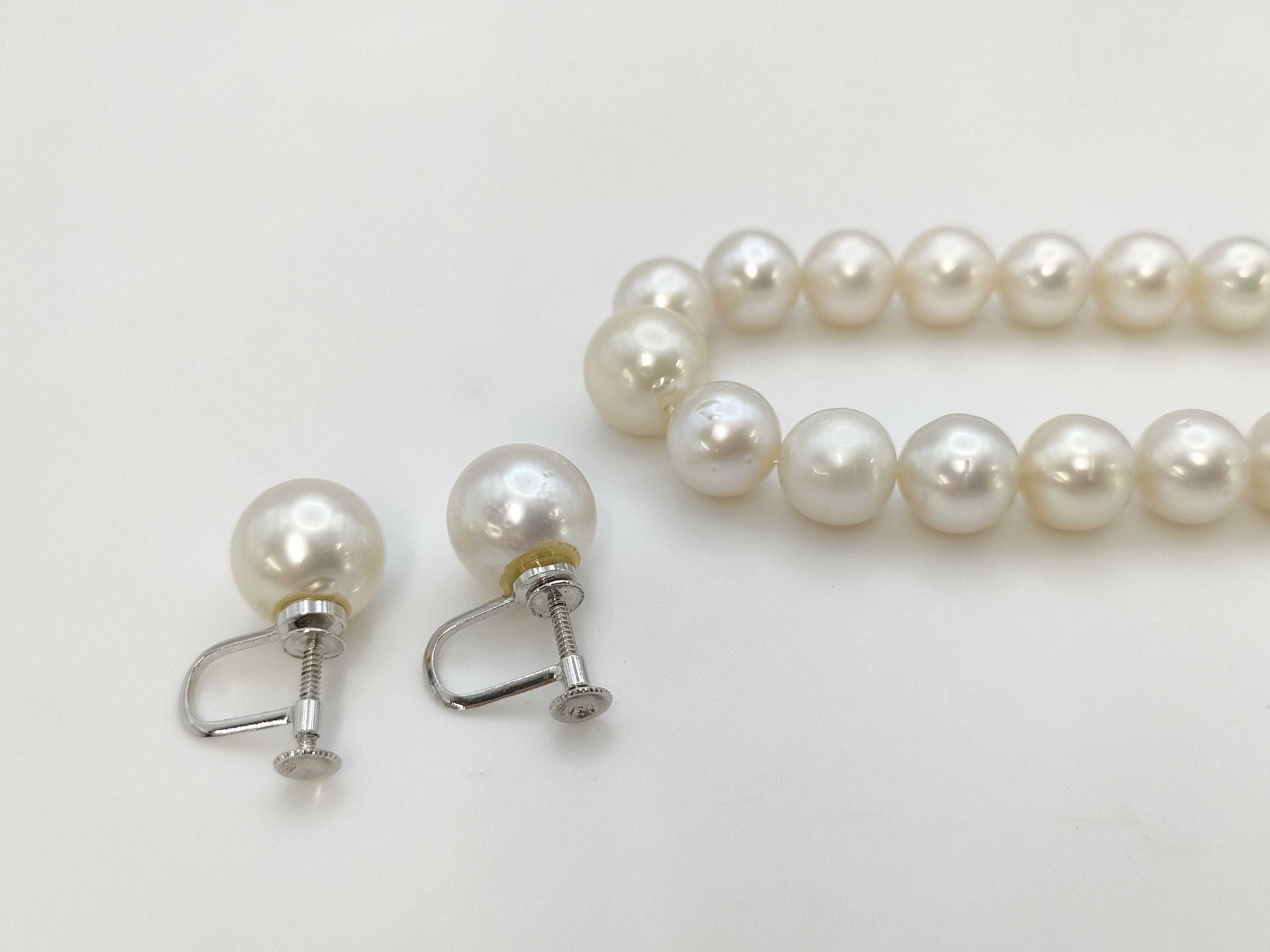 White Butterfly Semi-Round Pearl, Diameter 8.3mm-11.7mm / Pearl Diameter 11.7mm x 2 , Sterling Silver, 61.13g, Other Accessories