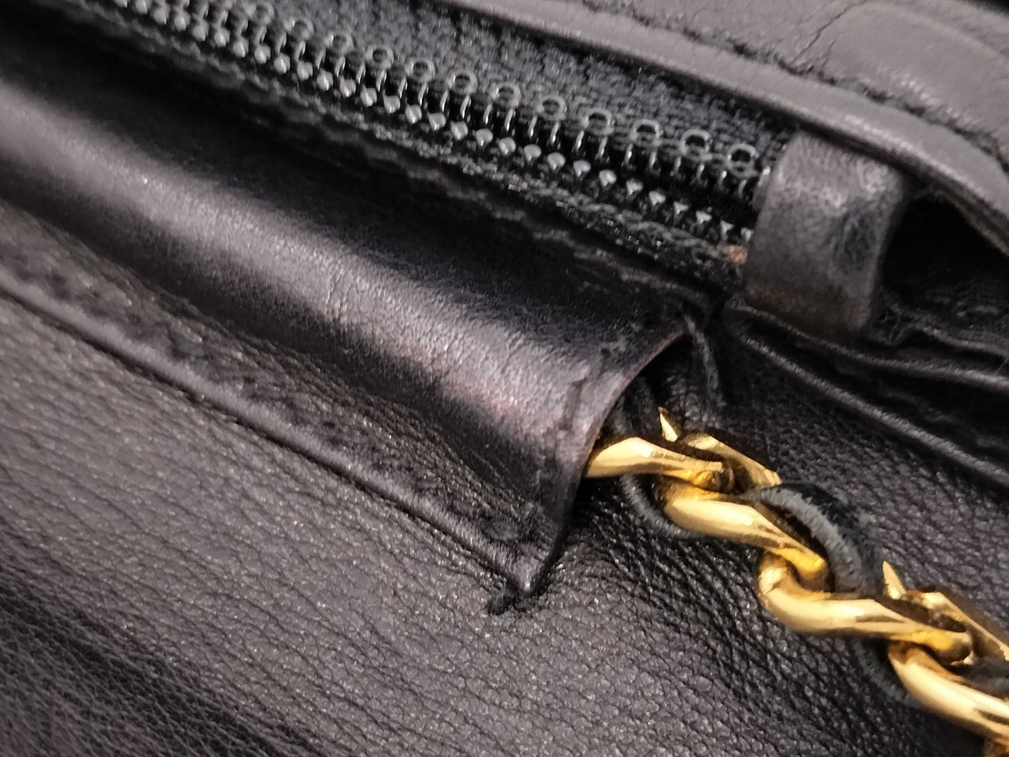 CHANEL Caviar Skin Coco Mark Chain Wallet Black G Hardware 4th Series with Sticker Card Included Shoulder Bag