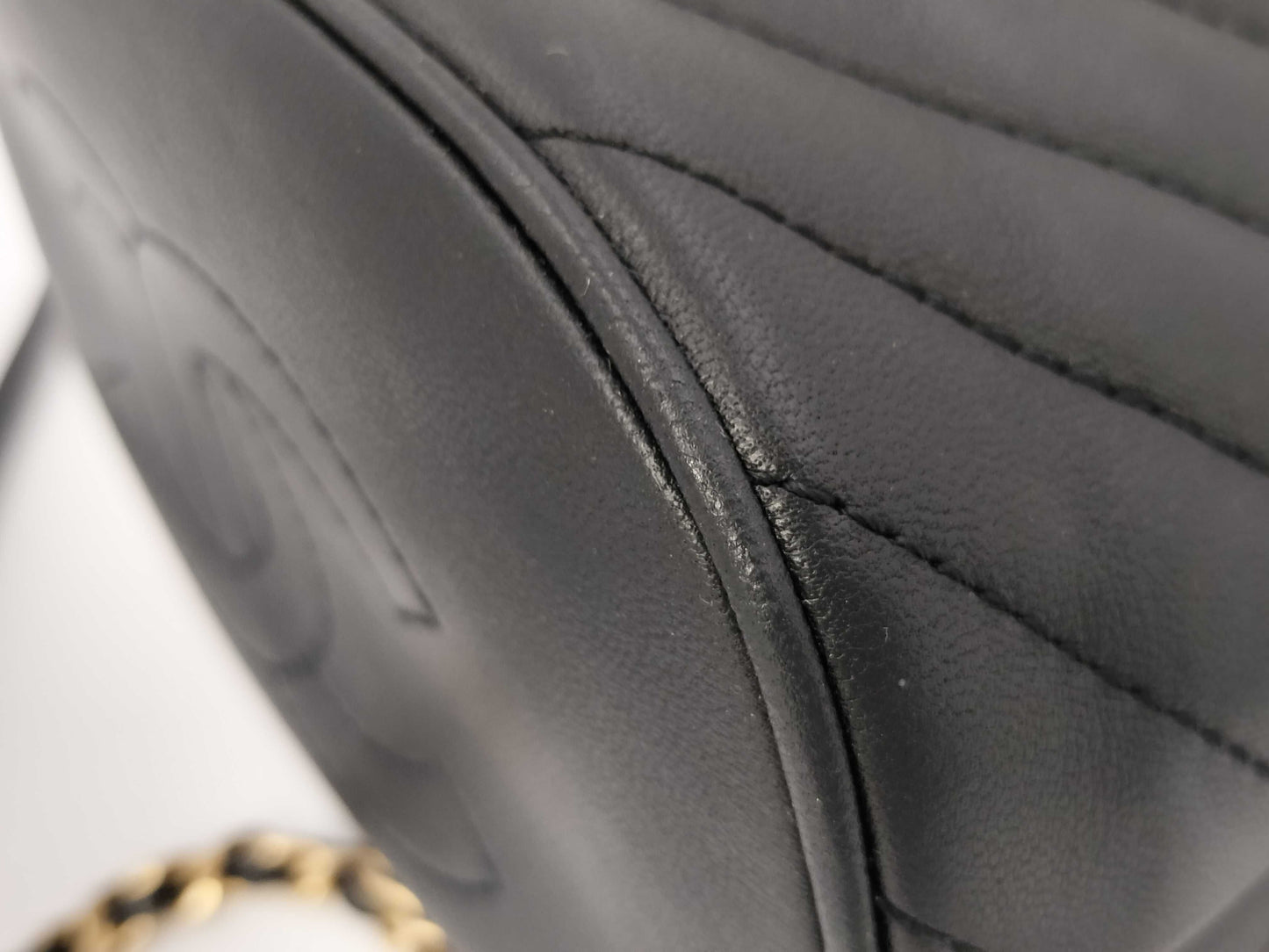 CHANEL Matelasse Chevron V-Stitch Shoulder Bag