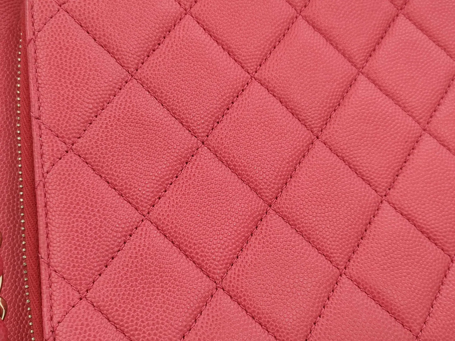CHANEL CHANEL Business Affinity Red Caviar Leather Shoulder Bag with Gold Hardware
