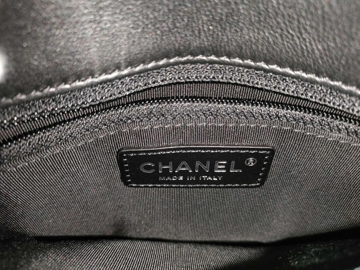 CHANEL CHANEL Chevron Chain Shoulder Bag in Calfskin with Silver Hardware