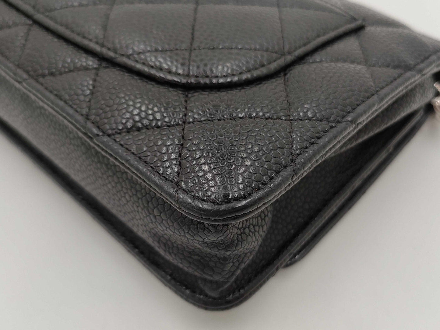 CHANEL Boy Chanel Caviar Skin Matelasse Chain Shoulder Bag No. 21