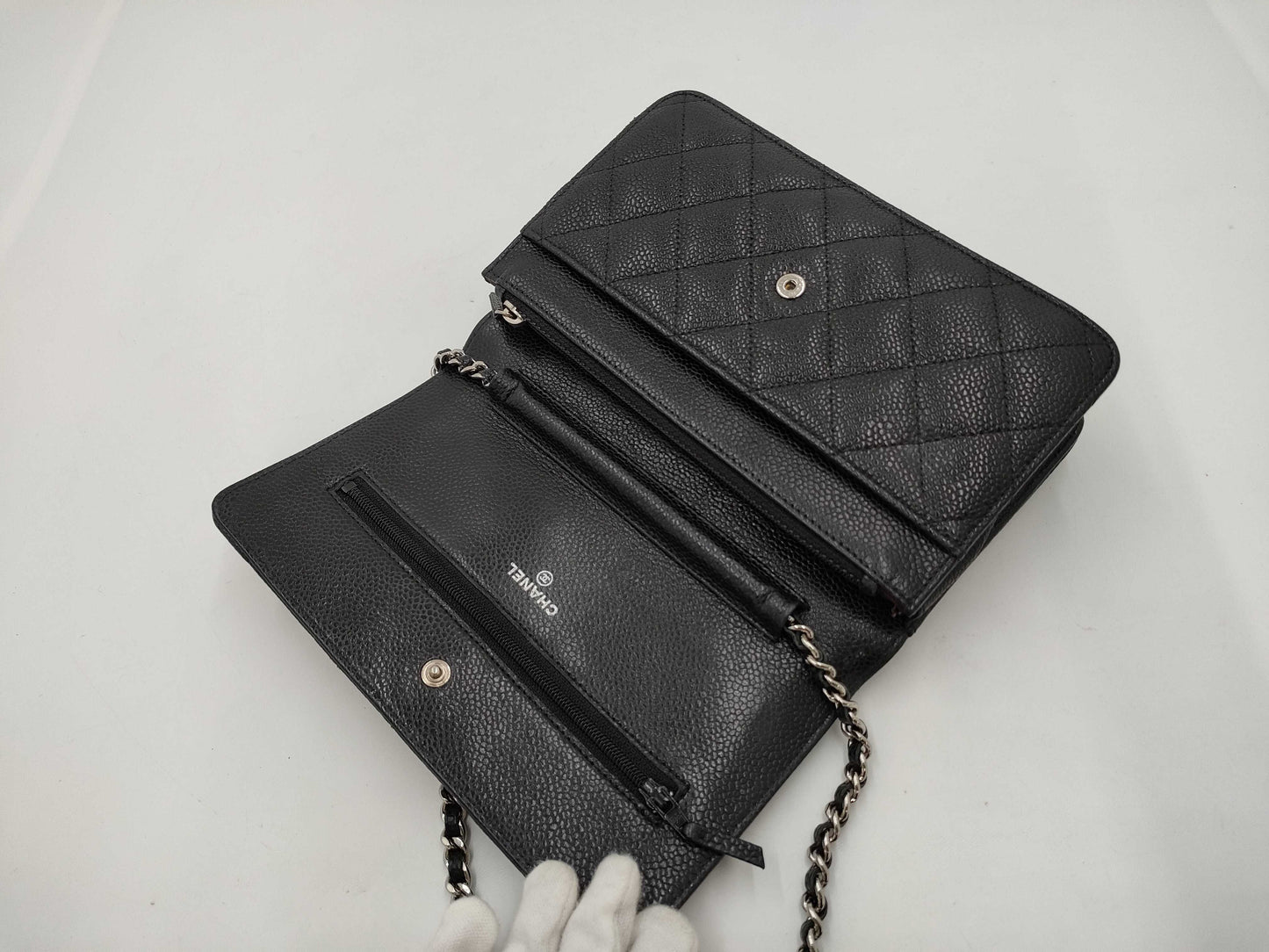 CHANEL Boy Chanel Caviar Skin Matelasse Chain Shoulder Bag No. 21