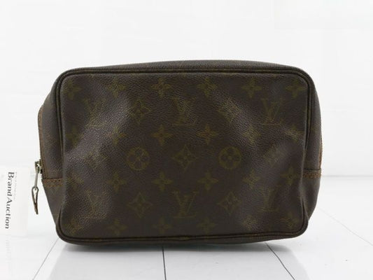 LOUIS VUITTON M47522 Truss Toilette 28 Pouch