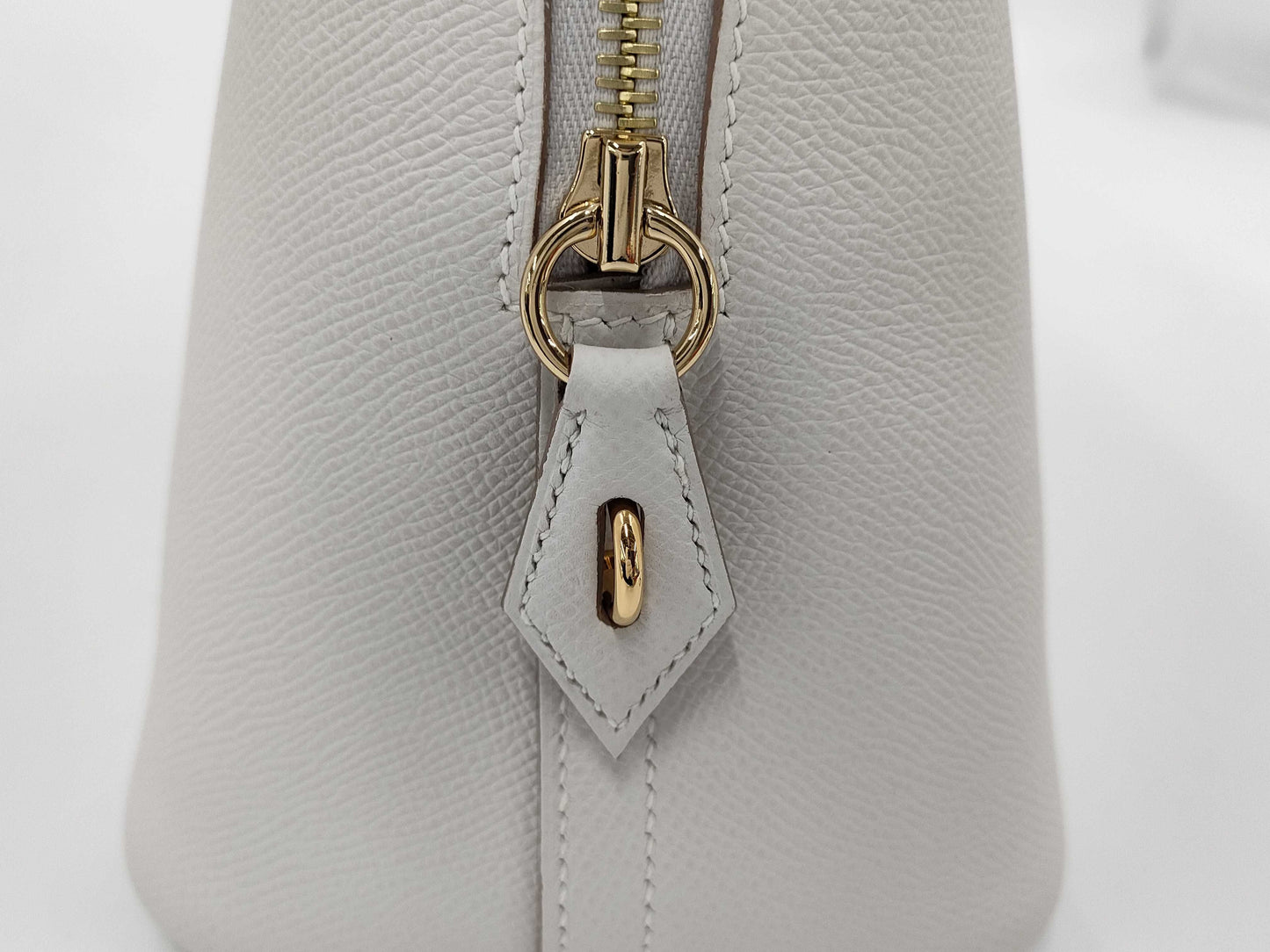 HERMES Bolide 1923 30 B Stamped Epsom Leather 2-Way Bag with New Gris Pearl and Gold Hardware. Suitcase.