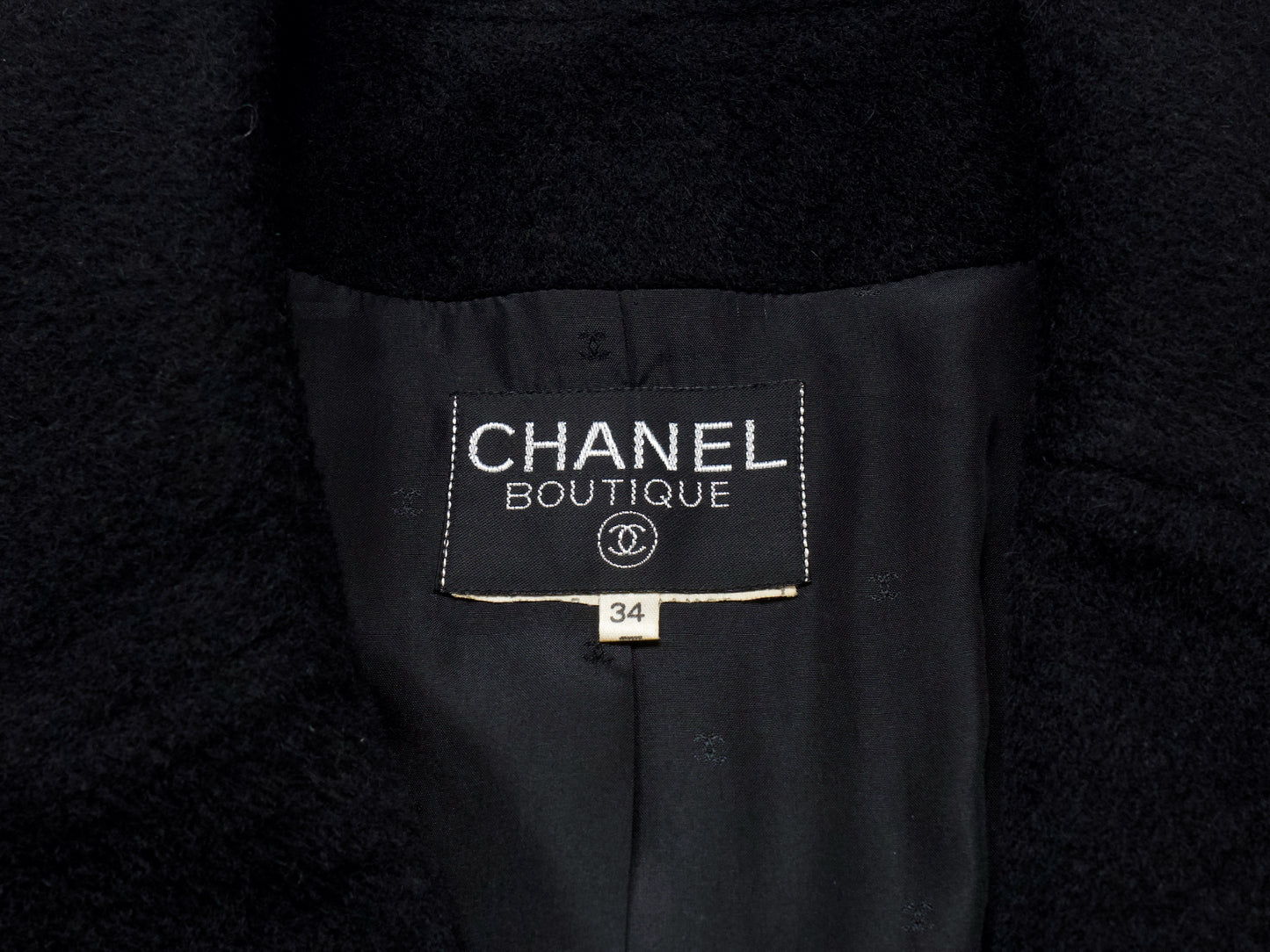 (10462_0133) CHANEL Fall/Winter 1990 Runway Woolmossa Big Coat 34 Black Coat