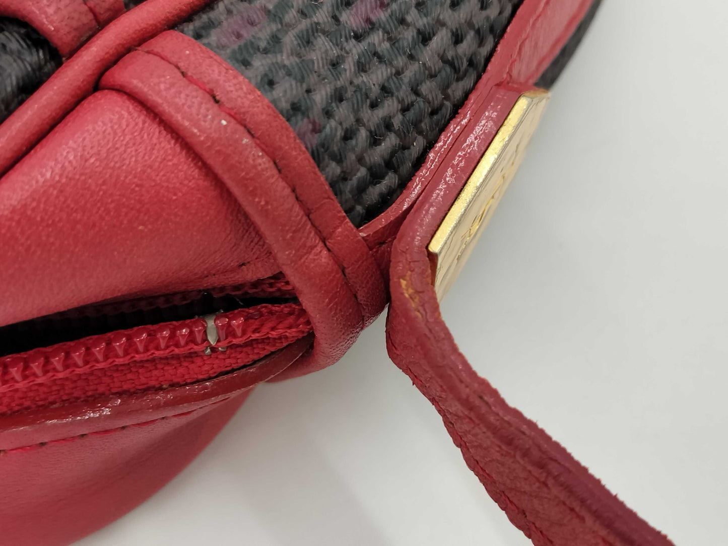 (10460_0116) Yves Saint Laurent Leather Shoulder Bag