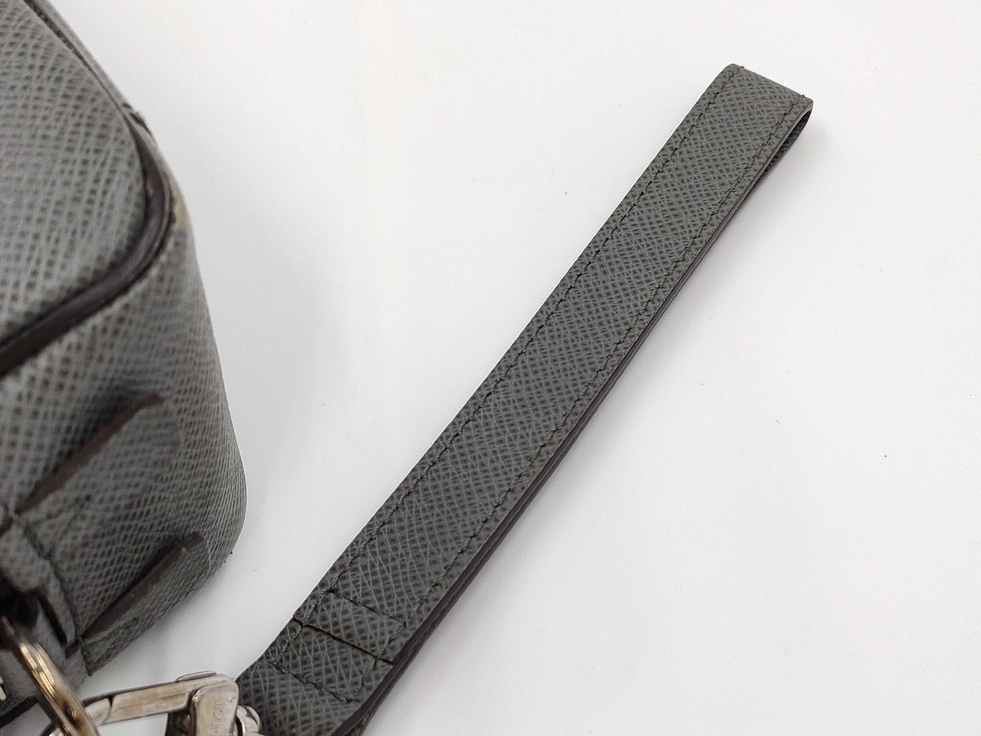 LOUIS VUITTON Taiganeo Pavel Second Bag