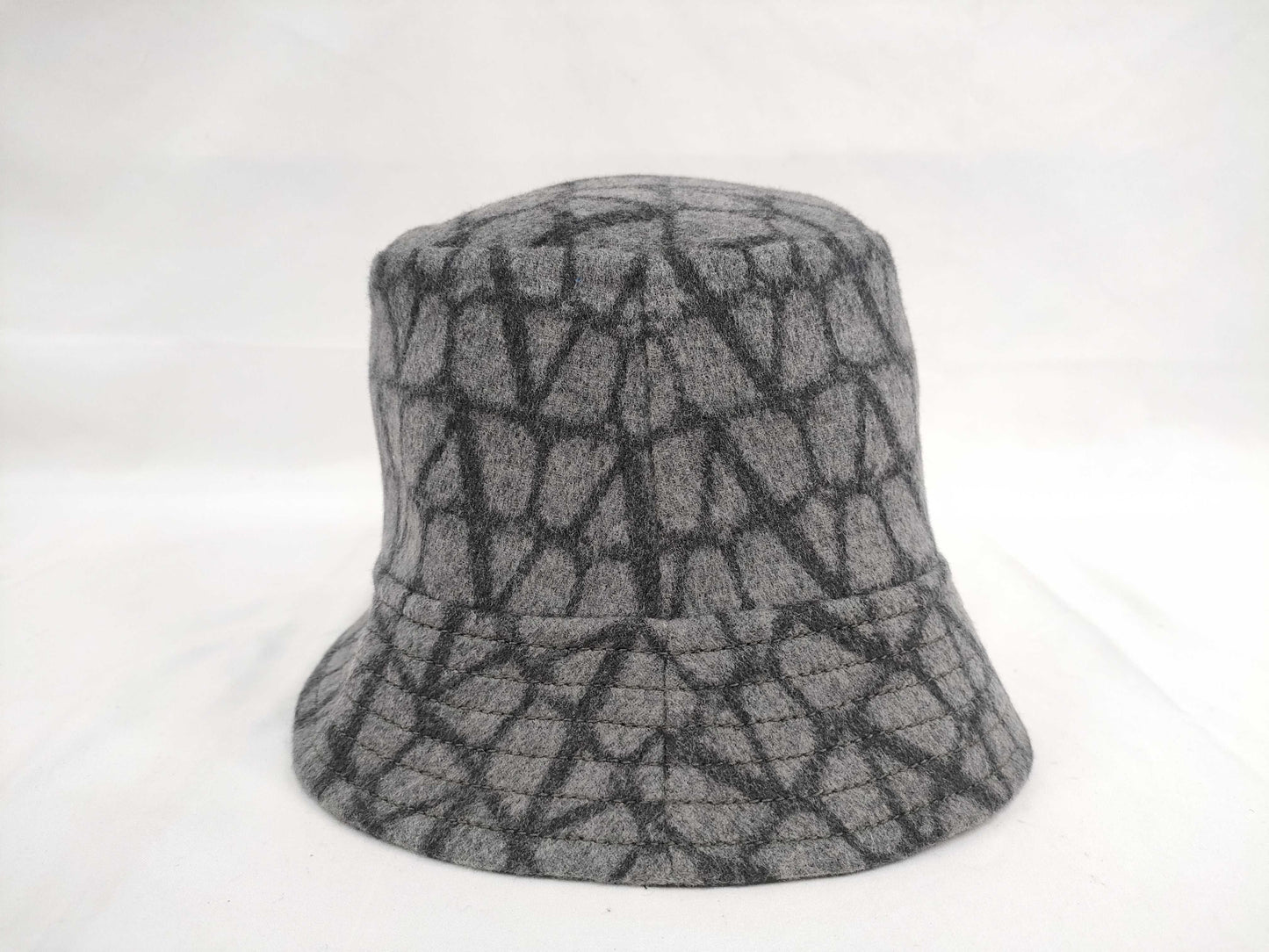 (10462_0273) VALENTINO Bucket Hat Grey Size 56 Other Apparel