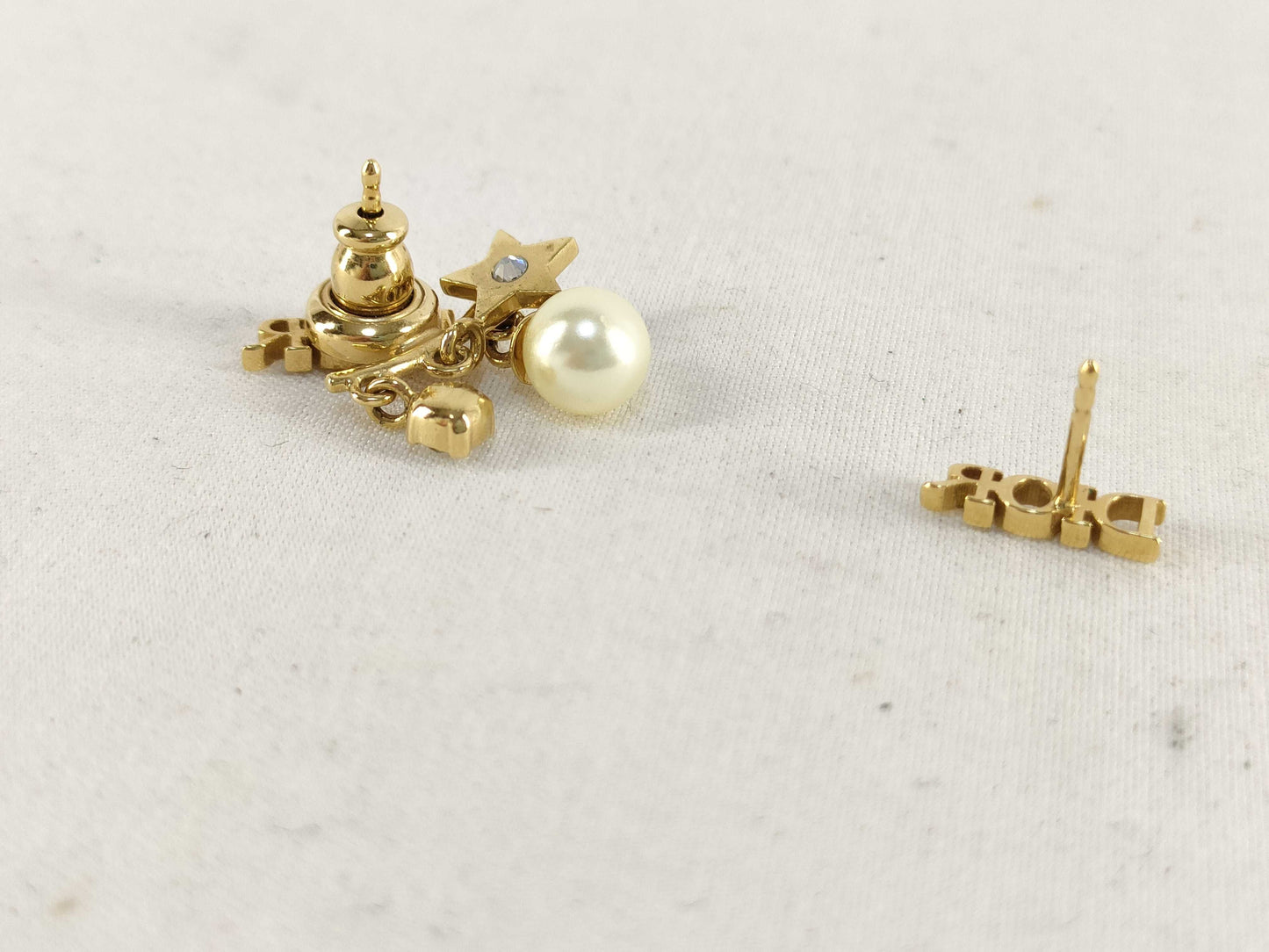 (10461_0335) Dior Dior Logo Pearl Earrings Earrings