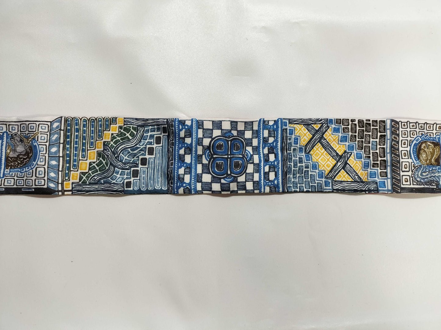(10462_0096) HERMES Twiley Hermes Twely Super Silk Quest Super Silk Quest Blue x Beige Dress x Brown Scarf